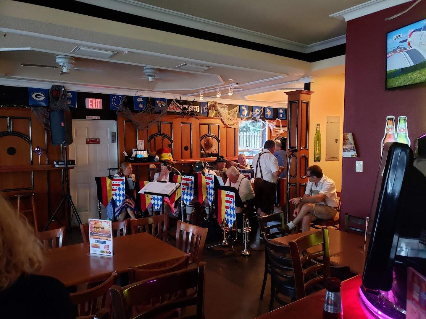 EmJay's Tavern & Grill